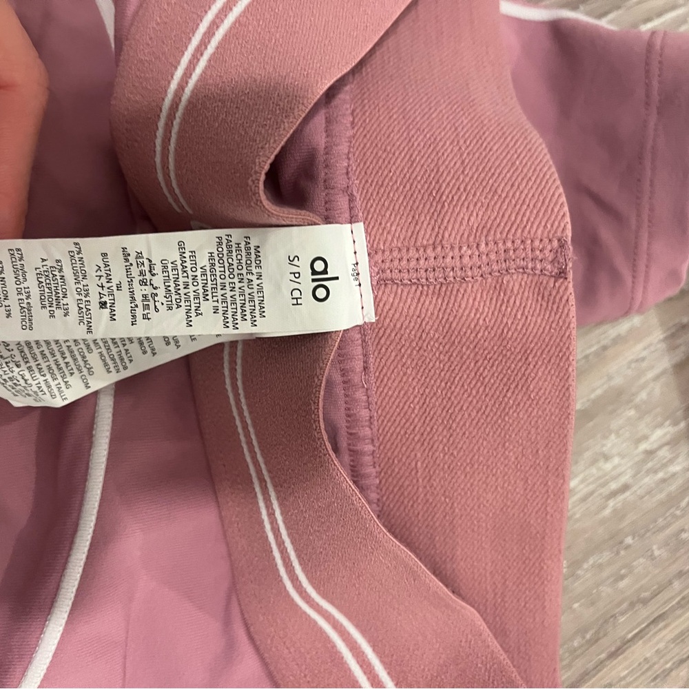 ALO Yoga Dusty Pink Women's Set - Picture 3 of 4